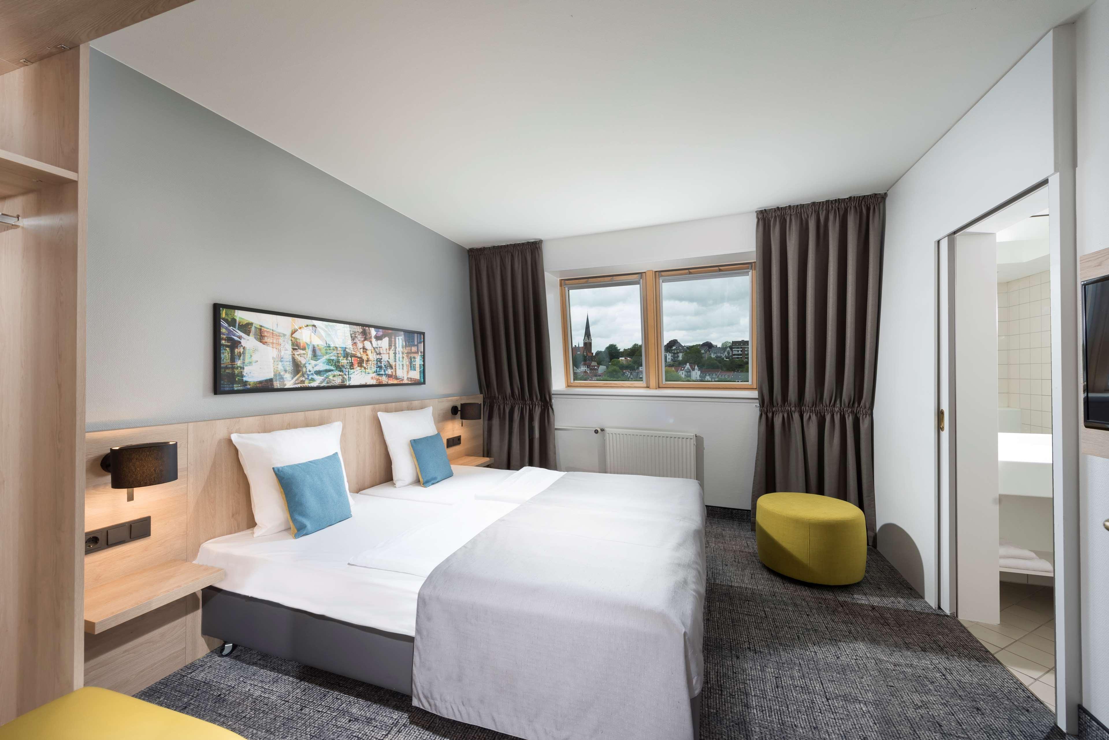 Ramada By Wyndham Flensburg City Exterior foto
