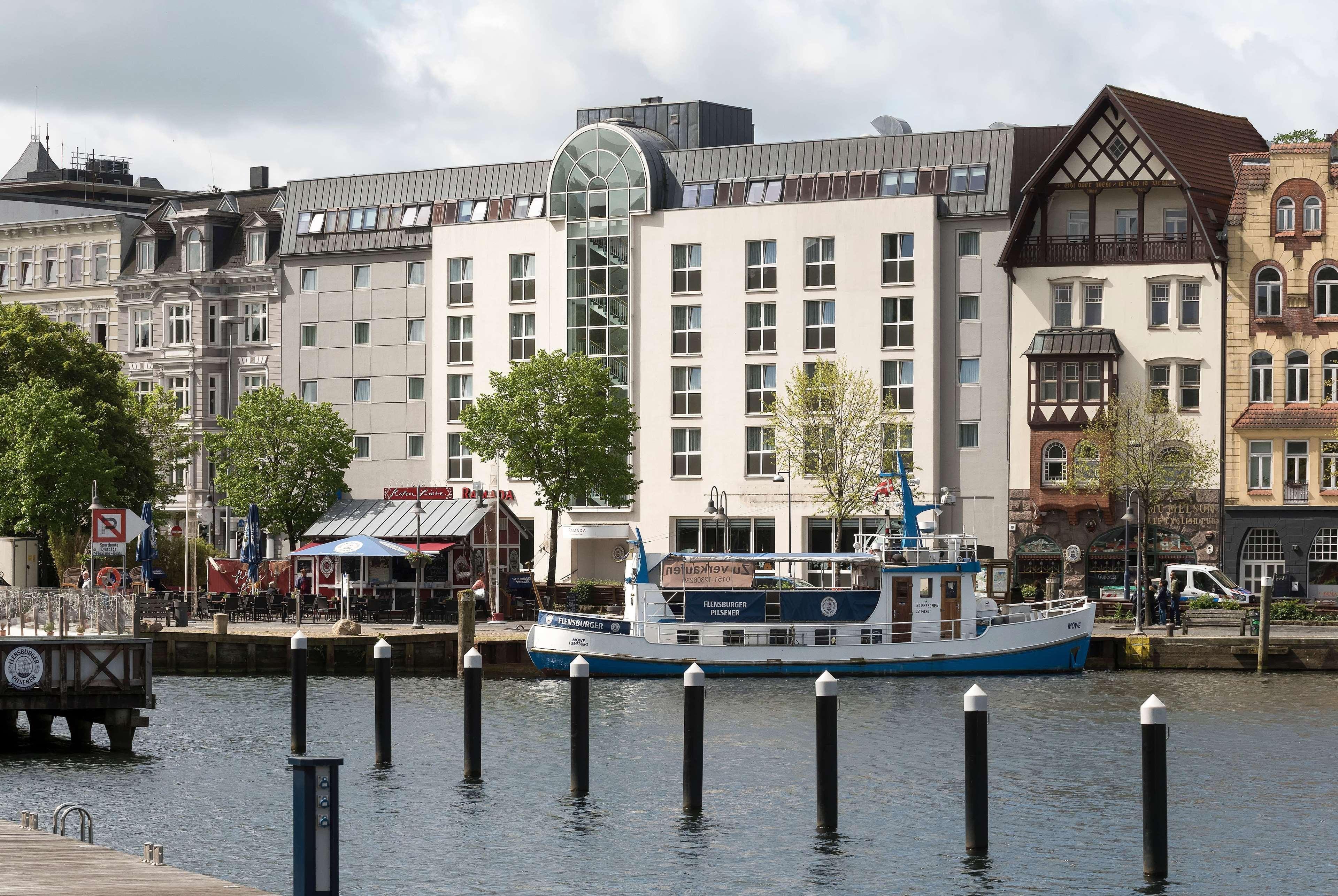Ramada By Wyndham Flensburg City Exterior foto