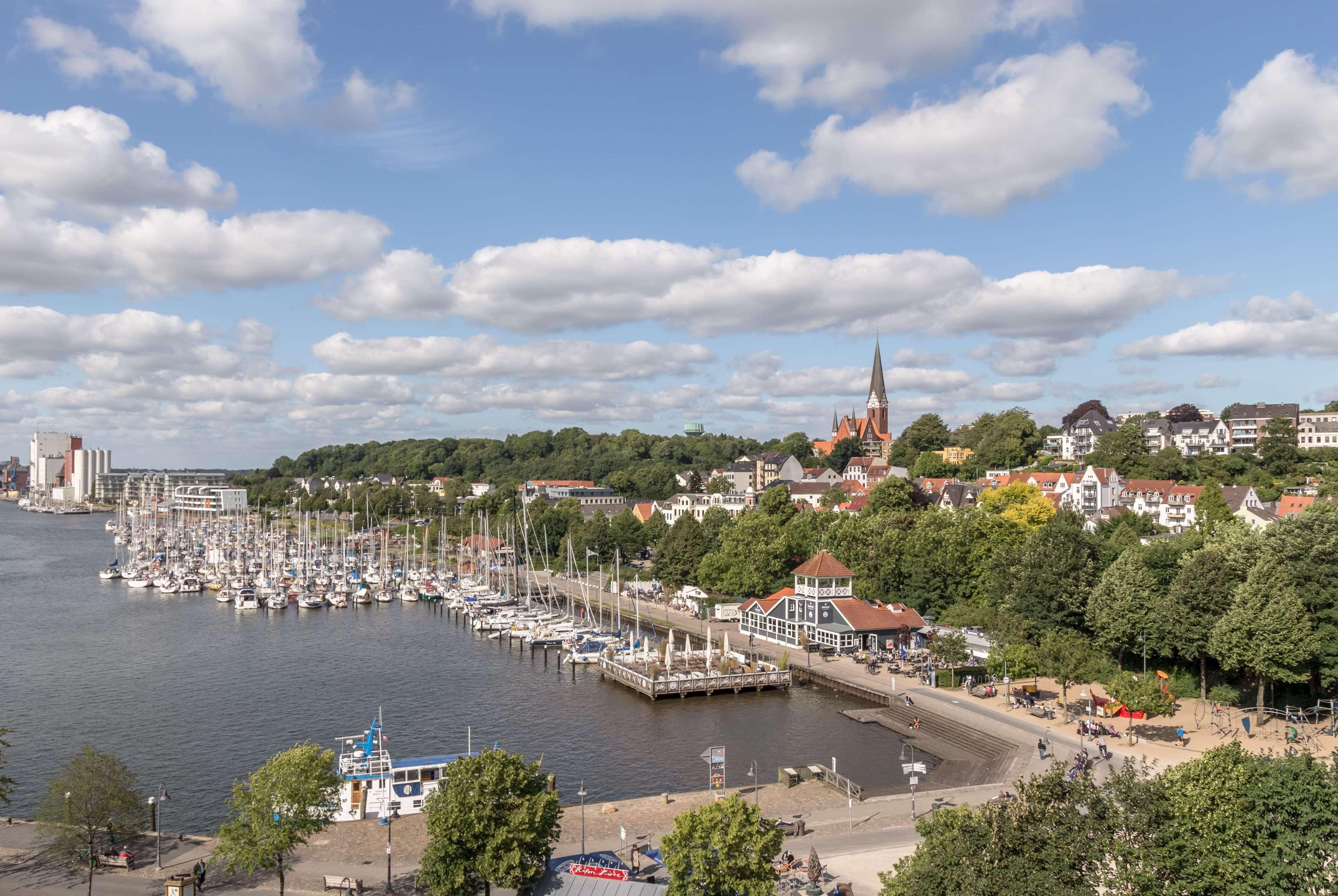 Ramada By Wyndham Flensburg City Exterior foto
