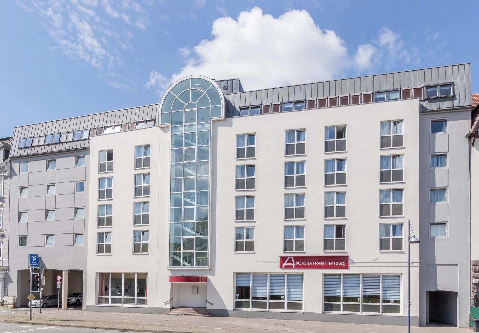 Ramada By Wyndham Flensburg City Exterior foto
