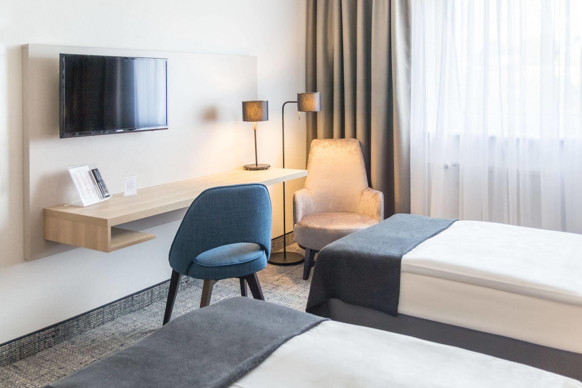 Ramada By Wyndham Flensburg City Exterior foto